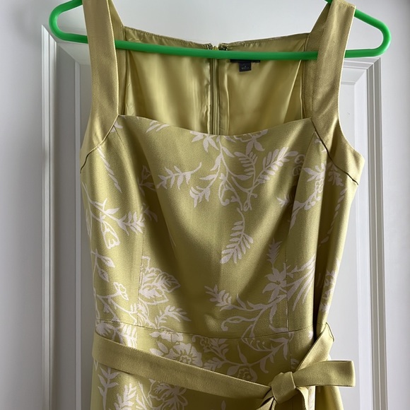Ann Taylor 100% Silk Dress - Size 4 - Picture 2 of 8